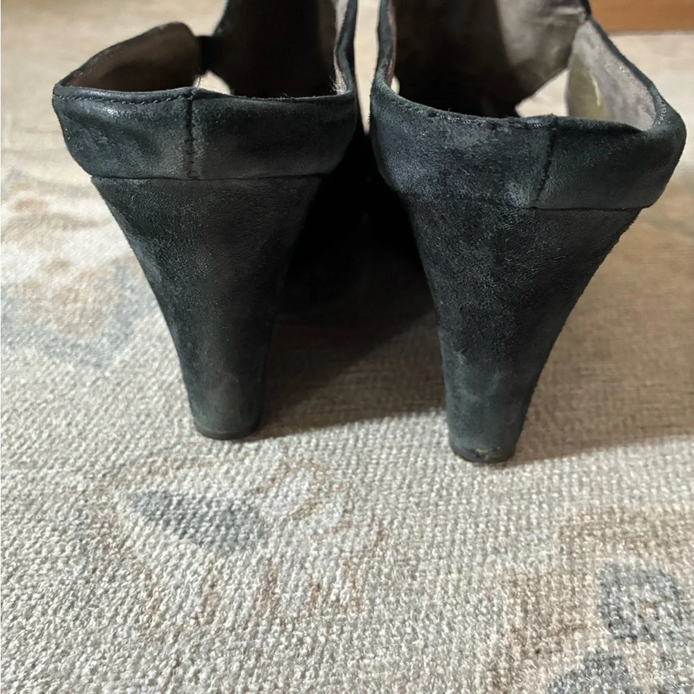 Tamaris Black Leather Wedges Women's Euro size 40 (9.5)